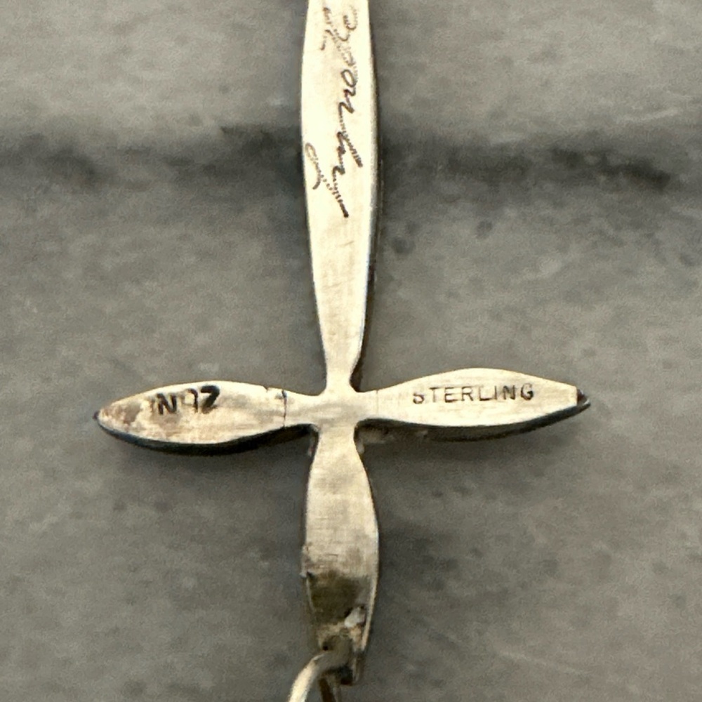 Zuni handmade & signed by artist 925 sterling silver Cross Pendant - Picture 7 of 16
